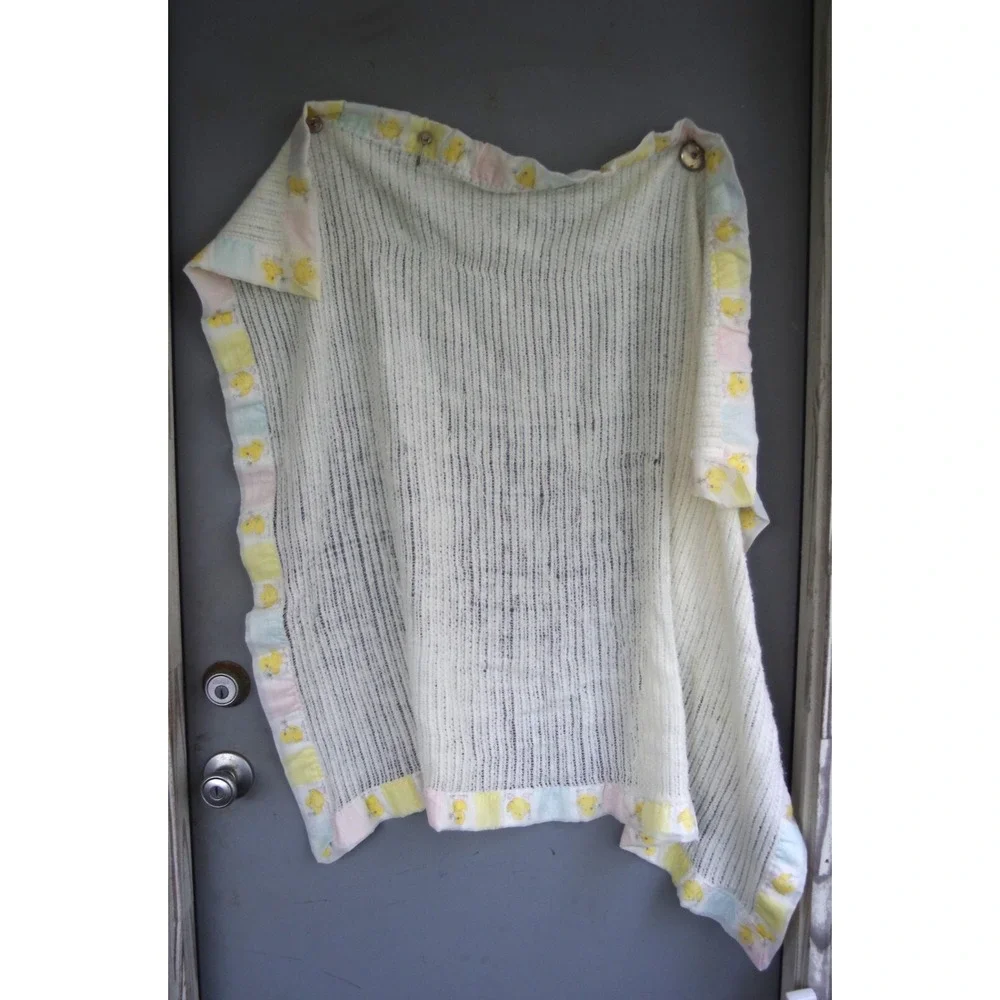 Vintage baby blanket made in USA adorable chicky chickies‎ chick border